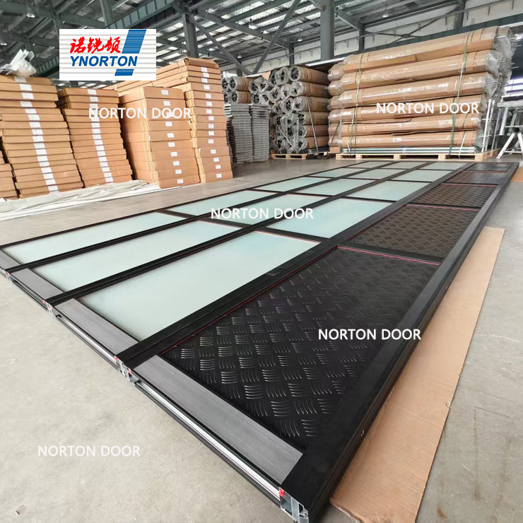Rolling Up Door vs Garage Door vs Glass sezione Porta: come scegliere in base alle esigenze?