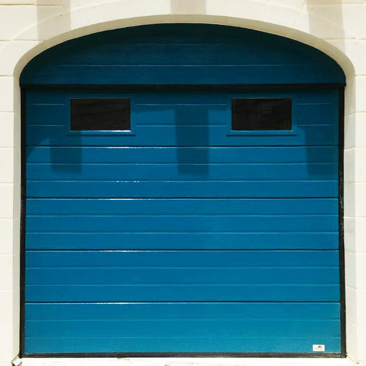 In che modo le porte del garage elettrico migliorano la sicurezza e la facilità d'uso