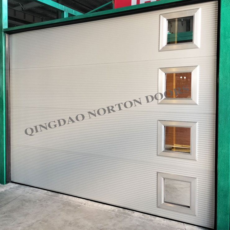 Porta automatica del garage con vetrate in lega di alluminio in lega