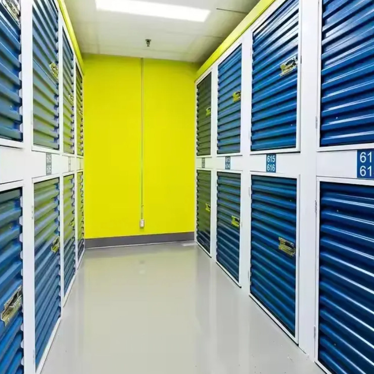 Contenitore di stoccaggio personalizzato con porta roll-up